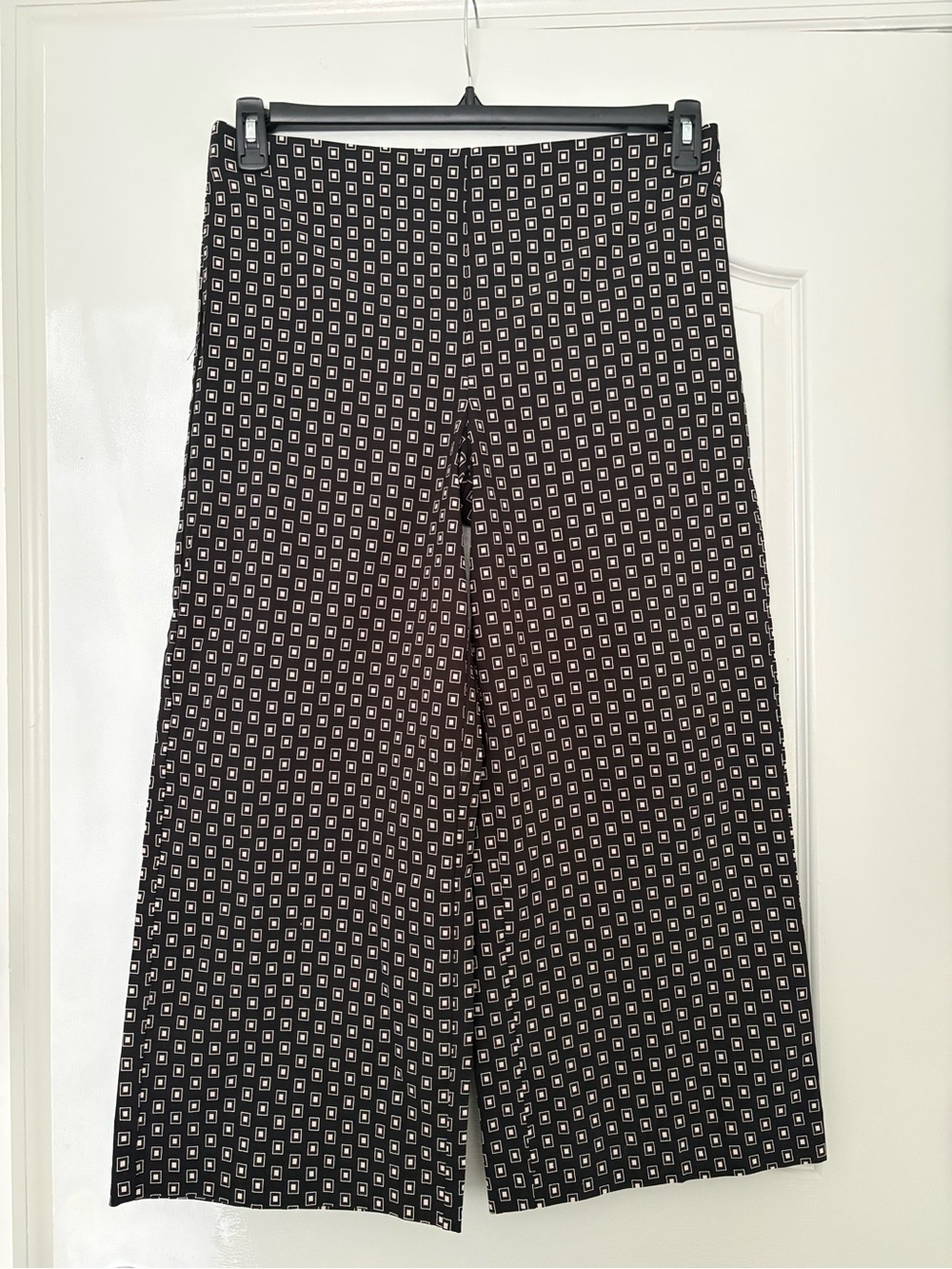 Jules & Leopold Black Wide-Leg Pants with Cream Geometric Print XL